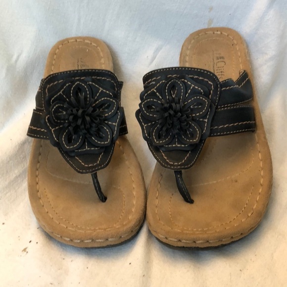 Cliffs by White Mountain Size 8 Flower Sandals - Picture 1 of 9